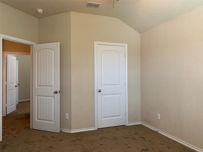Building Photo - 6353 Eagle Lake Ct