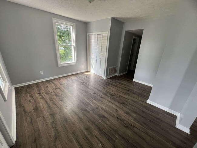 Building Photo - 2 Bed | 1 Bath | Spacious Backyard