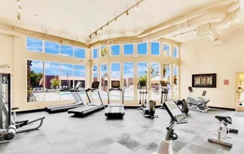 Building Photo - 4918 River Glen Dr