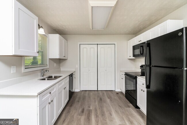 Building Photo - 3521 Stone Ridge Dr