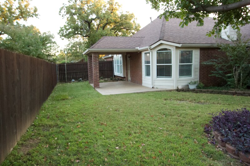 Building Photo - 3605 Villanova Dr