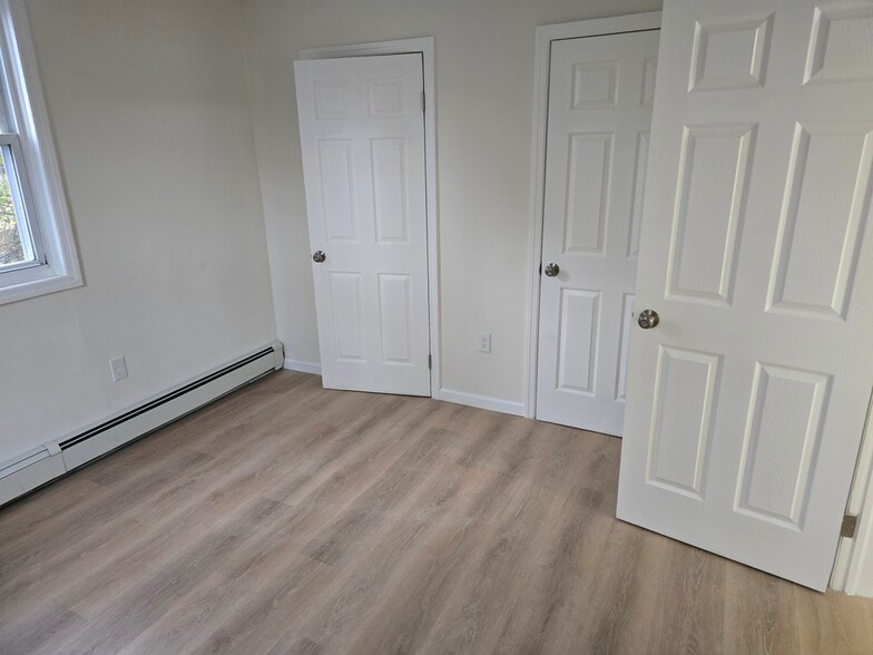 Building Photo - 1208 7th Ave