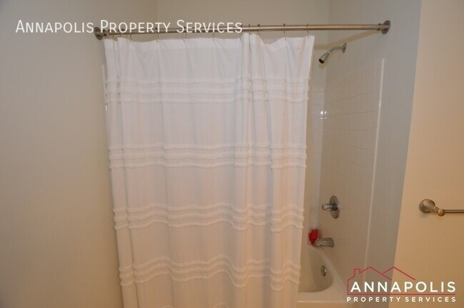 Building Photo - 504 Mathias Hammond Way