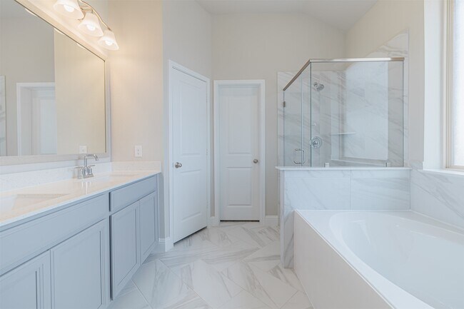Building Photo - 12611 White Pelican Ct