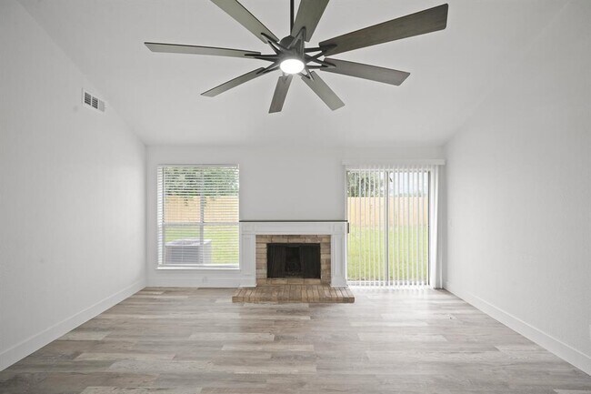 Building Photo - 6738 Prairie Village Dr