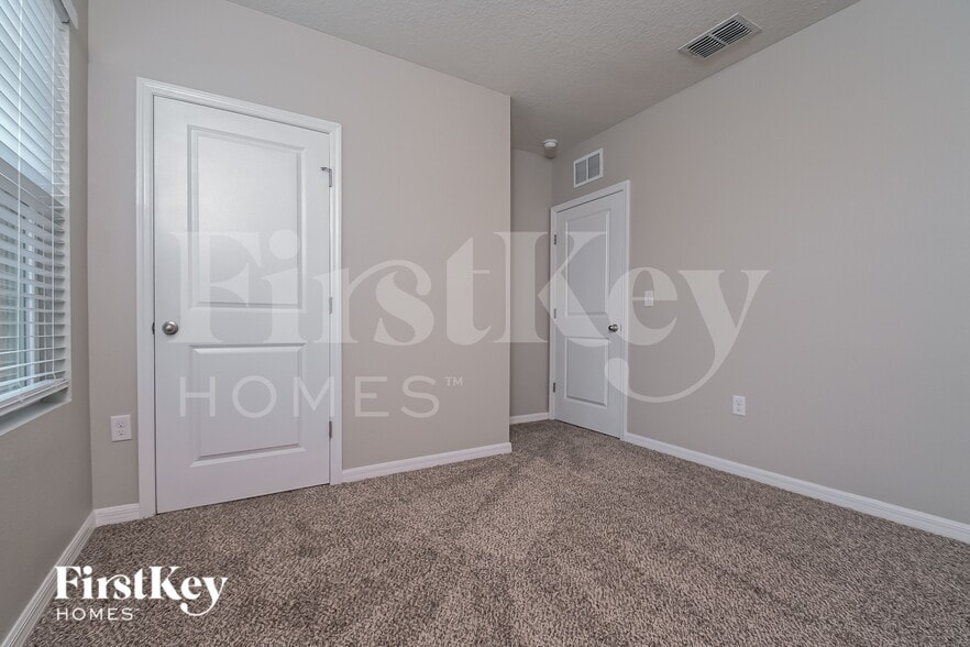 Building Photo - 3207 Pemberly Pk Dr