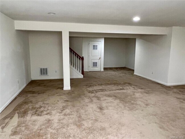 Building Photo - 24 Cobblestone Ln