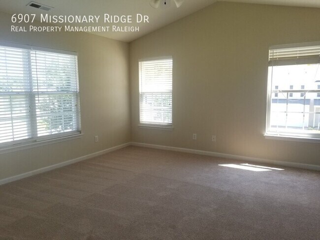 Building Photo - 6907 Missionary Ridge Dr