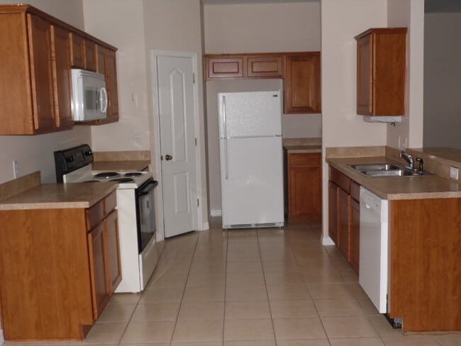 Building Photo - 4005 Pemberly Pines Cir