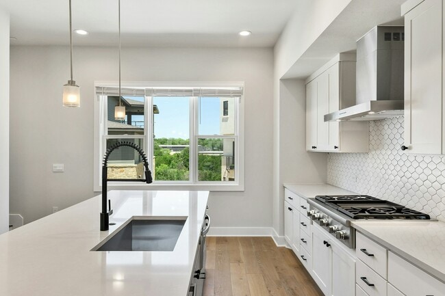 Building Photo - 4611 Unity Cir