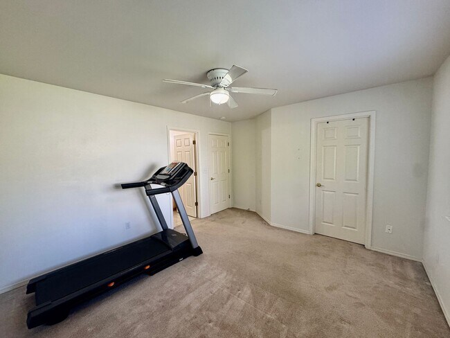 Building Photo - Bothell Townhouse