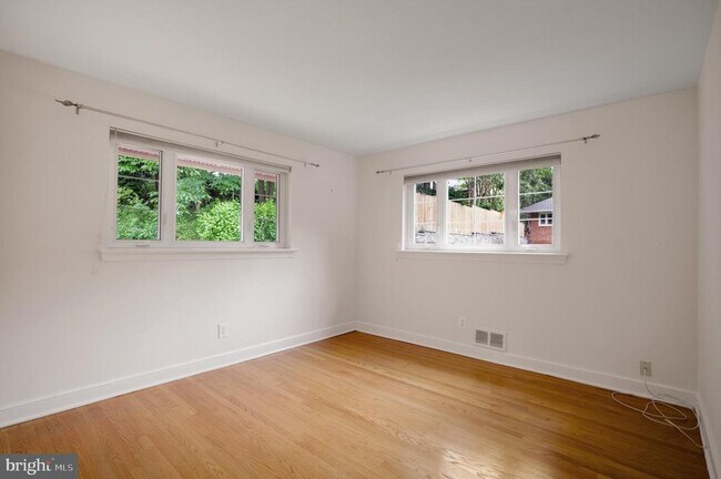 Building Photo - 3111 N Thomas St