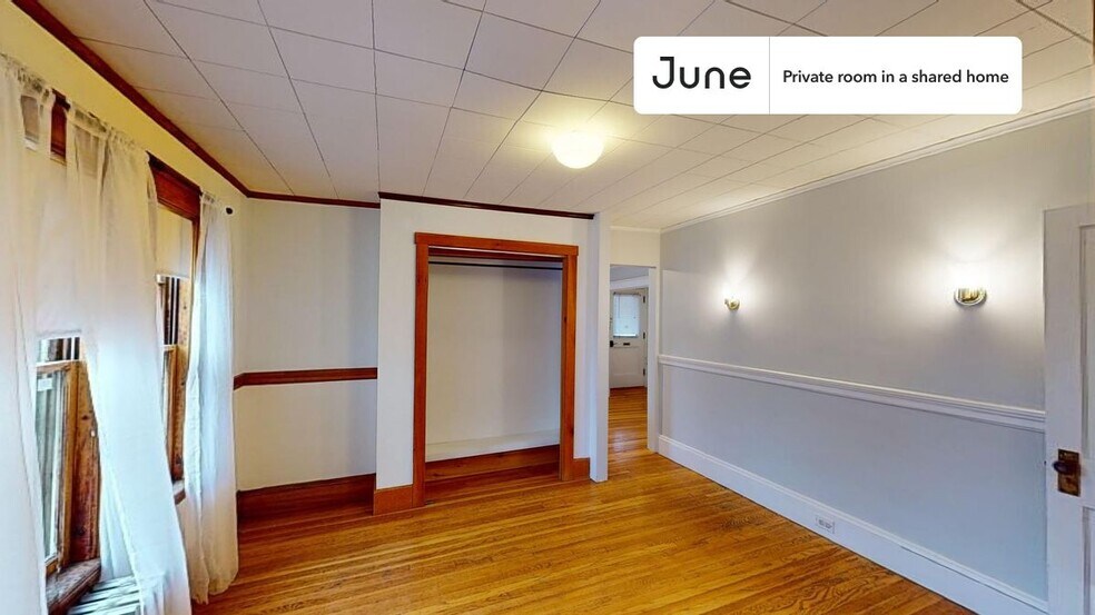 Building Photo - Room in Shared 3 bed/1 bath home