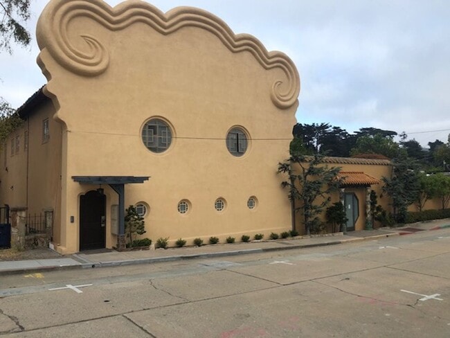 Building Photo - 680 Cortes St