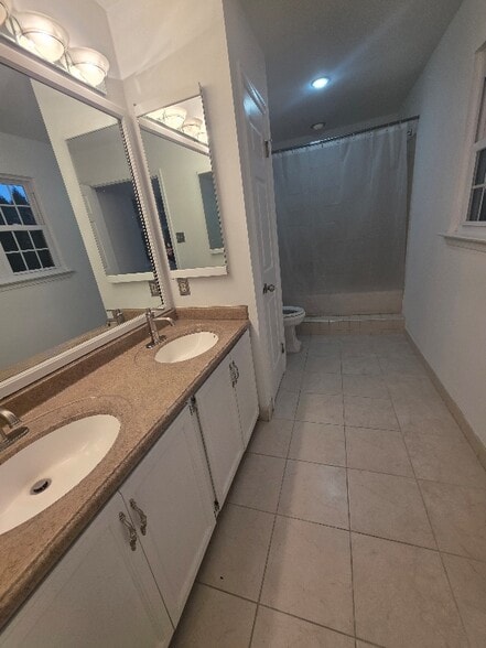 Building Photo - 14 Lawson Dr