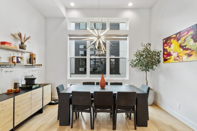 Building Photo - 1504 Ennis St