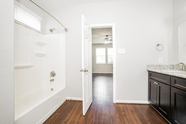 Building Photo - 21839 Octavia Way