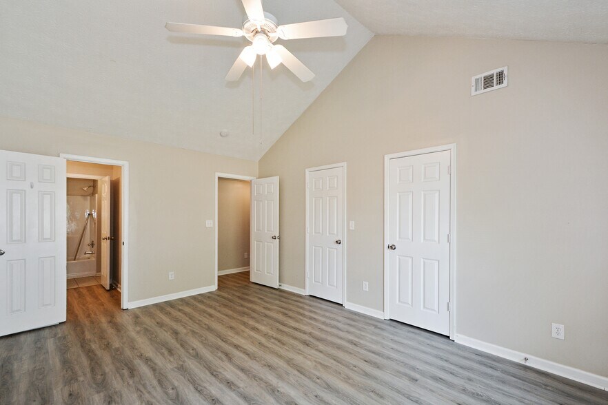 Building Photo - 2624 Country Trce SE