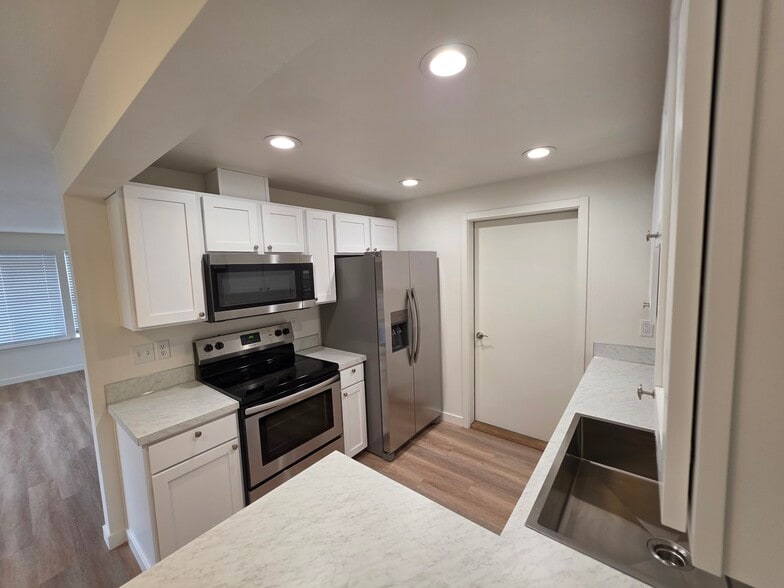 Kitchen - 10515 140th Avenue Ct E