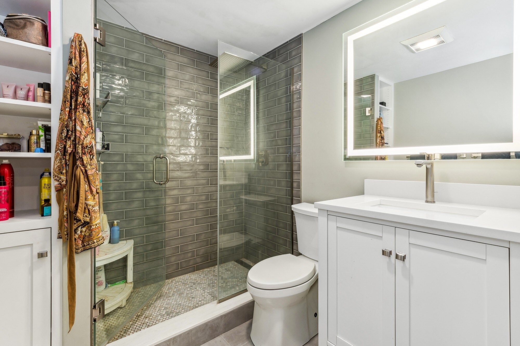 Building Photo - 40 E Delaware Pl