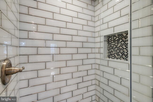 Building Photo - 9003 Fox Lair Dr