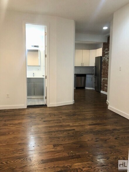Building Photo - EASTERN PARKWAY / Spacious Crown Heights 3...