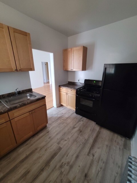 Building Photo - 6942 S Crandon Ave
