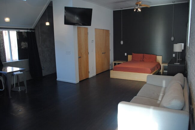 Building Photo - Contemporary Open Space  Downtown Loft