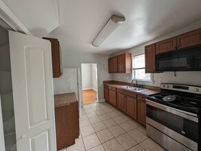 Building Photo - 3309 Delano St