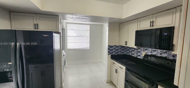 Building Photo - 1020 NW 80th Ave