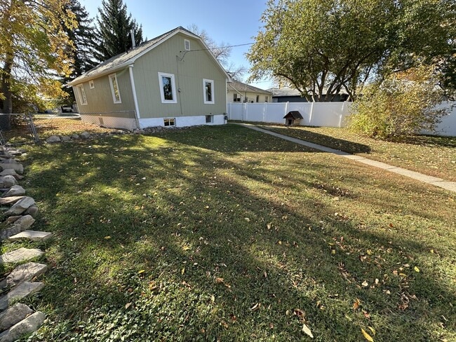 Building Photo - 3609 1st Ave N