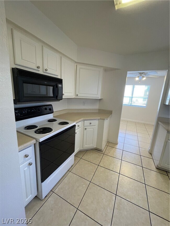 Building Photo - 3151 N Soaring Gulls Dr