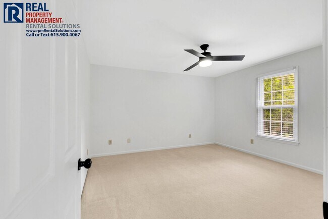 Building Photo - Beautiful Brentwood 3 BD home with attache...