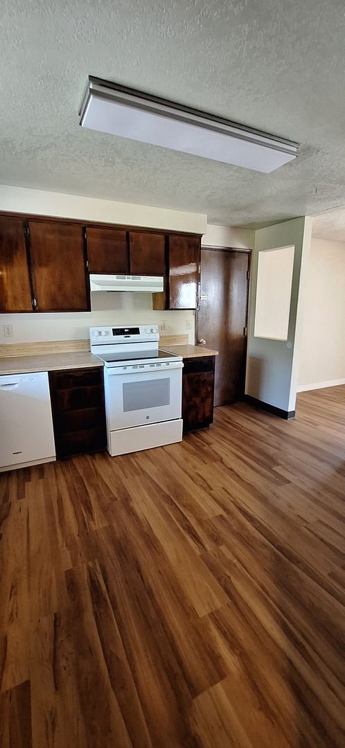 Building Photo - 3424 NW Satinwood St