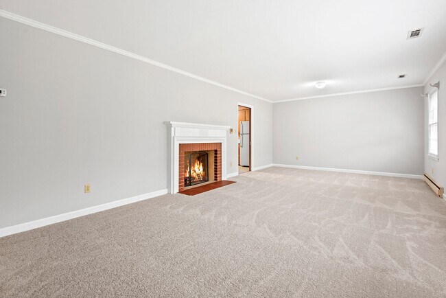 Building Photo - Available 5/9! Charming & Convenient Brick Ranch