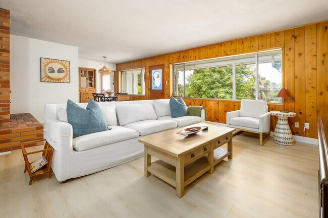 Primary Photo - 4000 Highland Dr