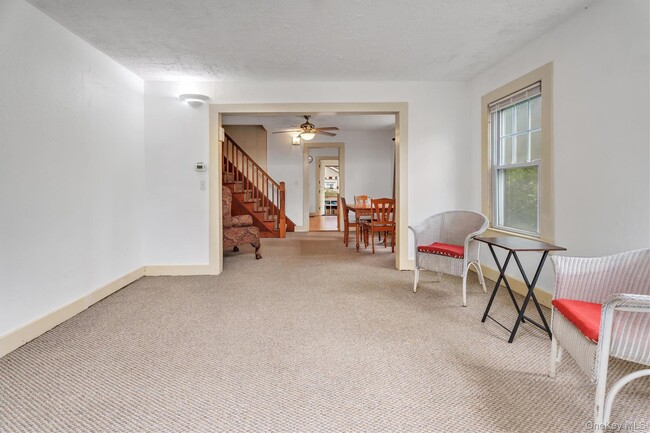 Building Photo - 489 Elton St