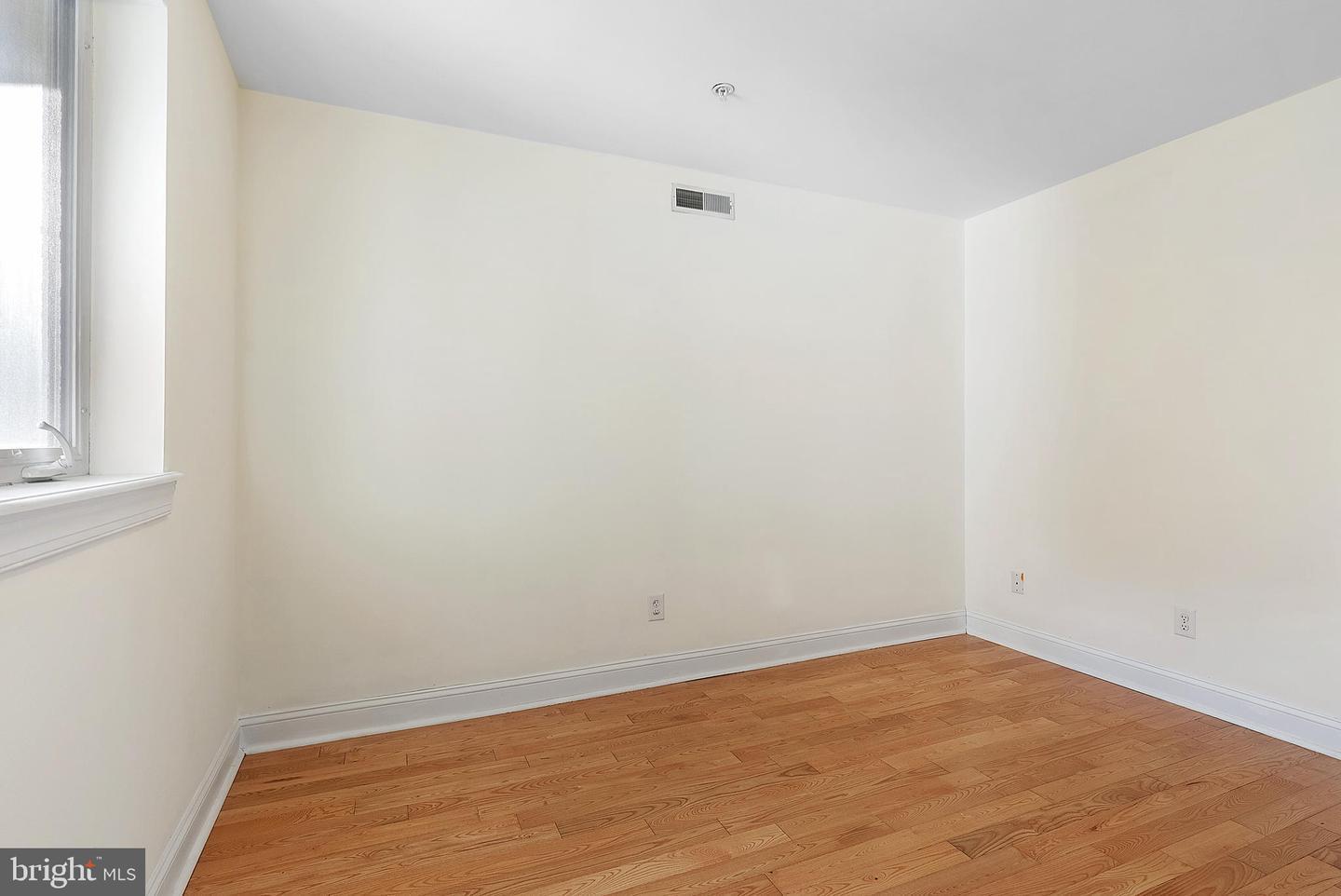 Building Photo - 1347 S 20th St