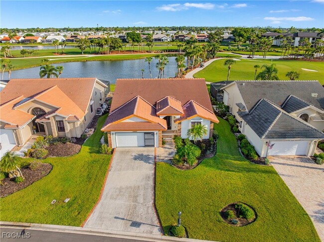 Building Photo - 12630 Kelly Palm Dr