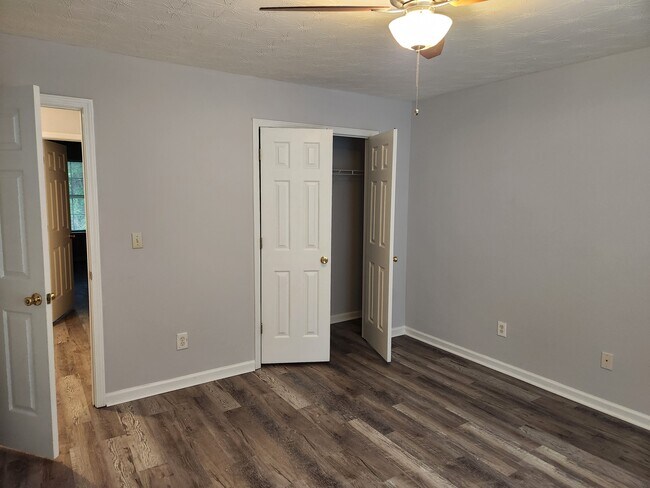 Building Photo - 1545 Eastern Sunrise Ln