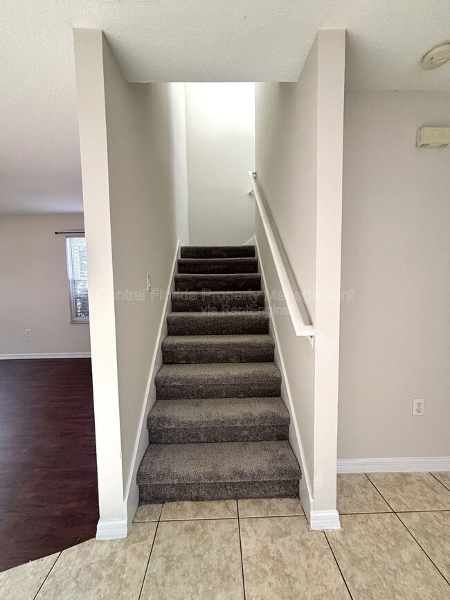 Building Photo - 1064 Park Central Cir