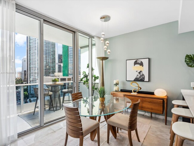 Building Photo - 200 Biscayne Blvd Way