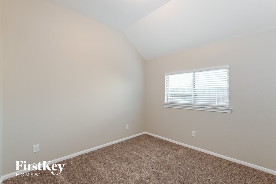 Building Photo - 31206 Harmony Falls Ct
