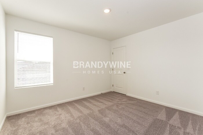 Building Photo - 1650 Effra Wy