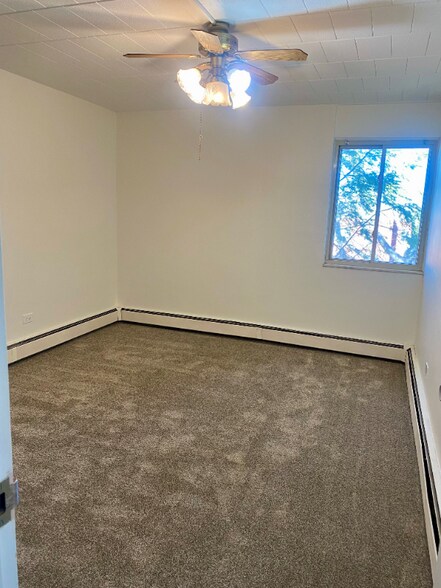 Building Photo - 446 Hoodridge Dr