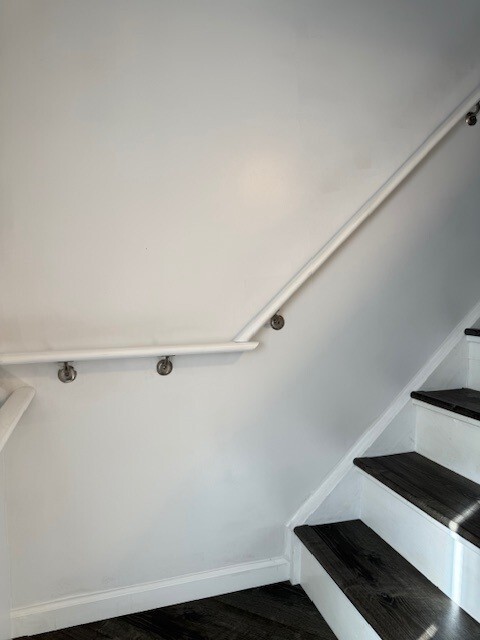 Building Photo - 123 Sterling St