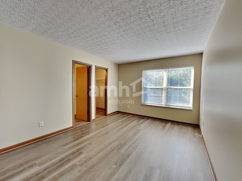 Building Photo - 249 Border St