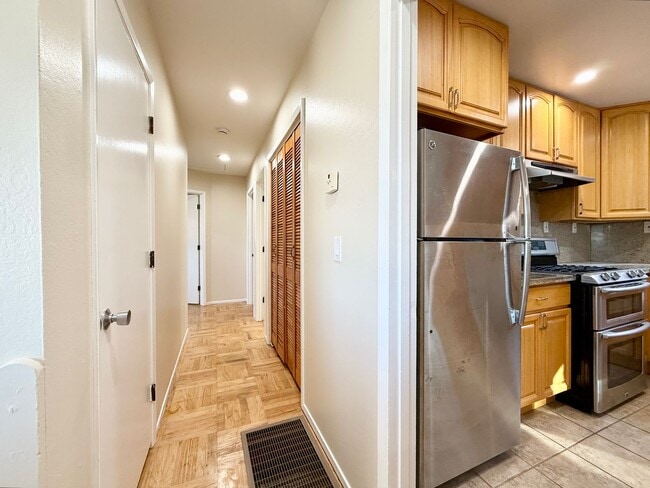 Building Photo - Coastal 3-Bed/2-Bath Home with Ocean View! ***PLEASE READ DESCRIPTION***