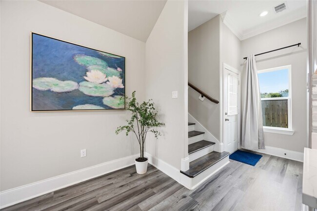 Building Photo - 9320 Coffee St