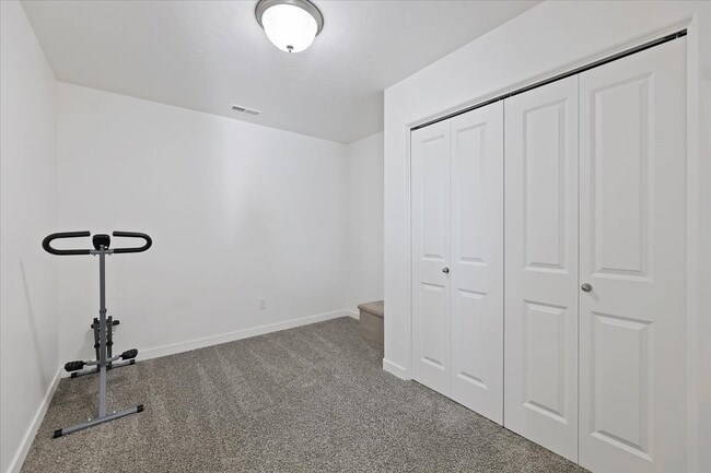 Building Photo - 5720 Cherry Ln